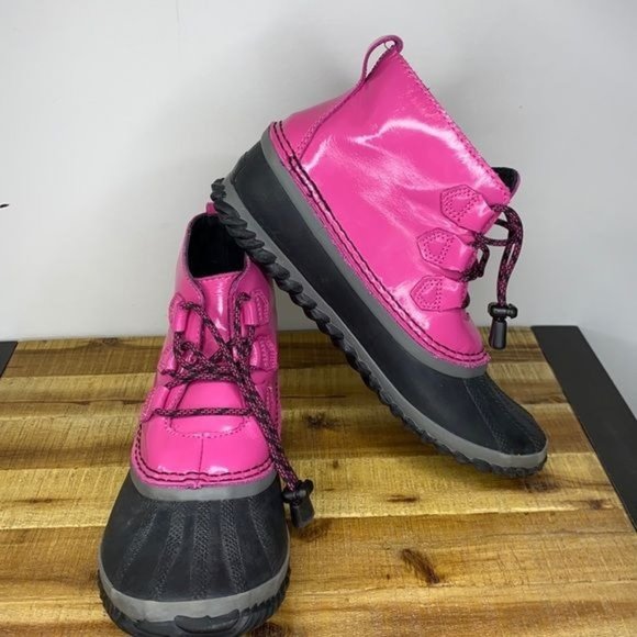 Sorel Other - Sorel Girls Out N About Hot Pink Leather Ankle Bootie: Size 5